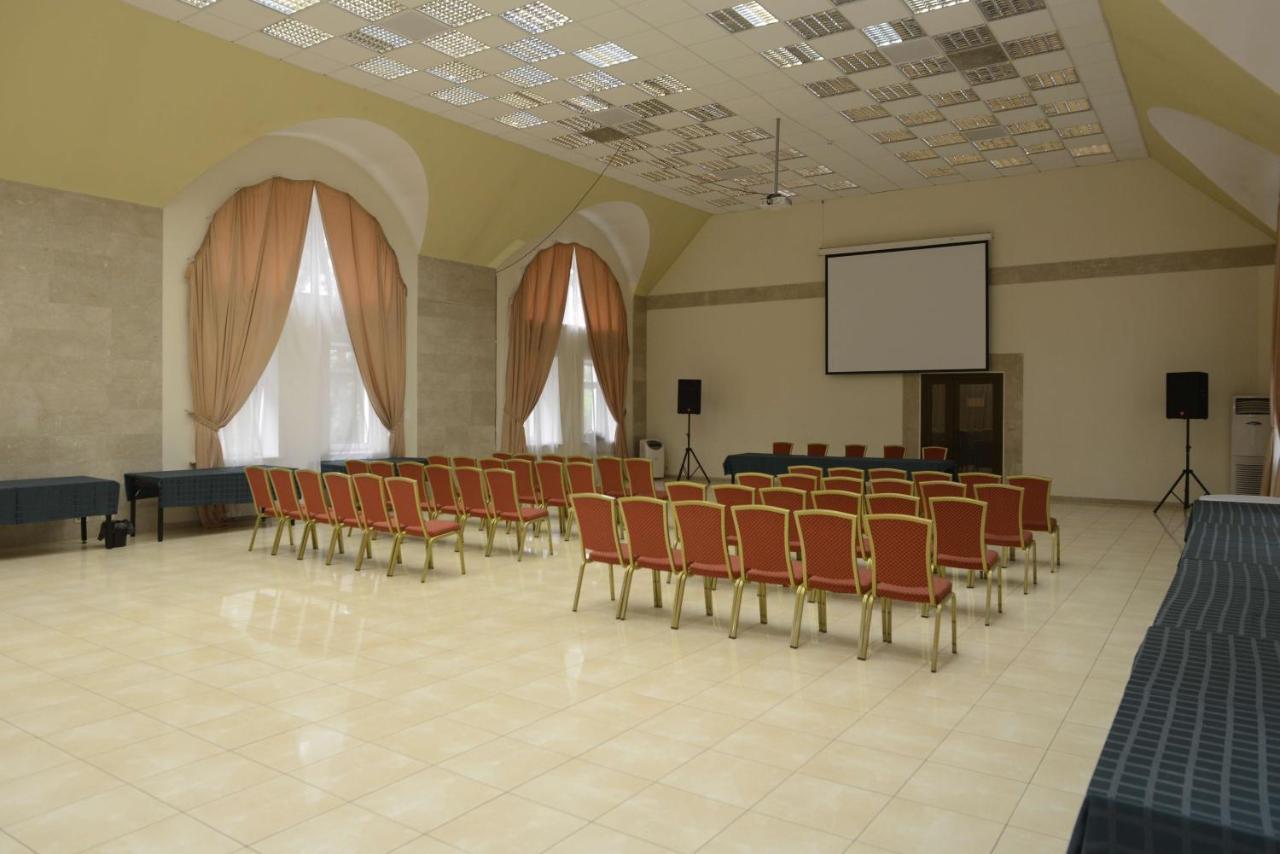заміський комплекс 